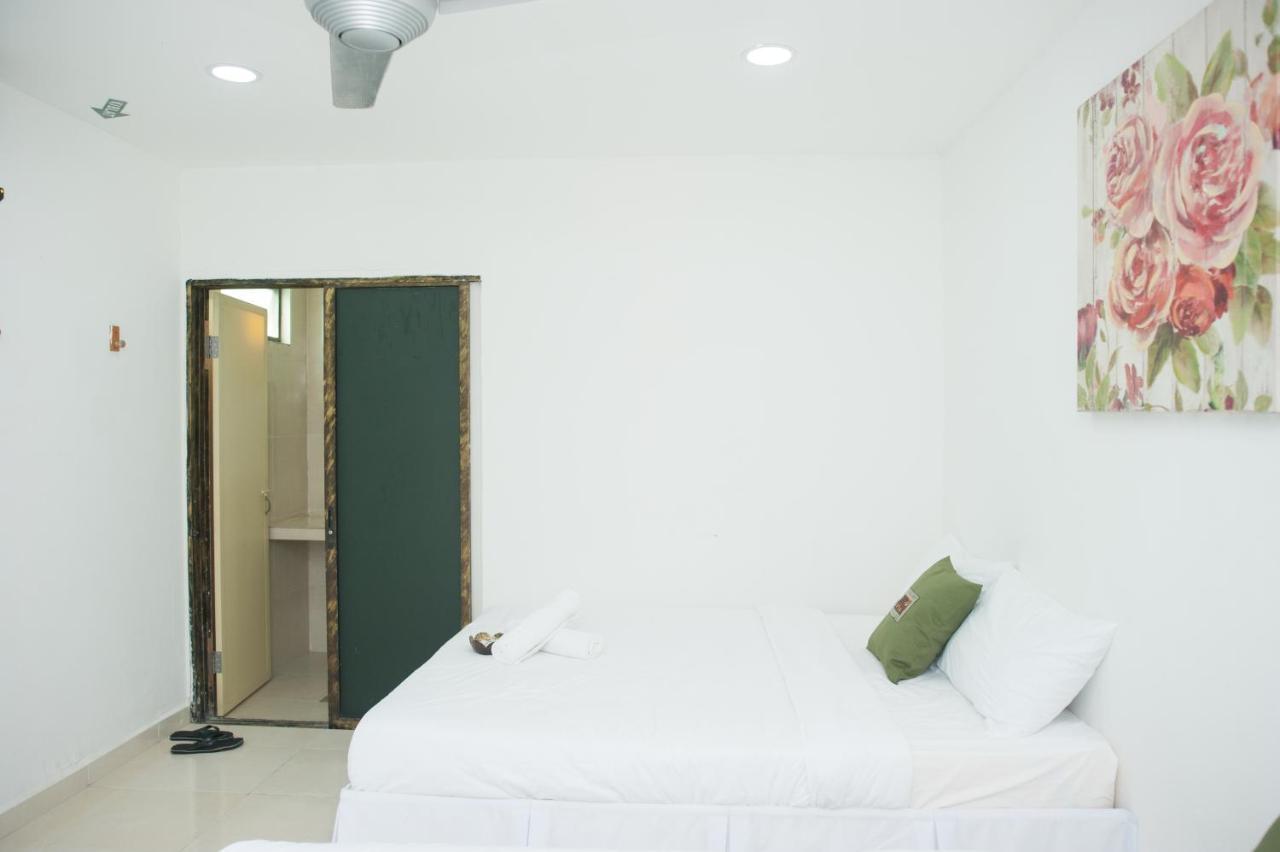 Ibai Beach Guesthouse Куала Теренгану Екстериор снимка